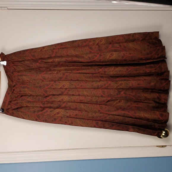 Burberry Dresses & Skirts - Vintage Burberry pleated paisley skirt pure silk size 4